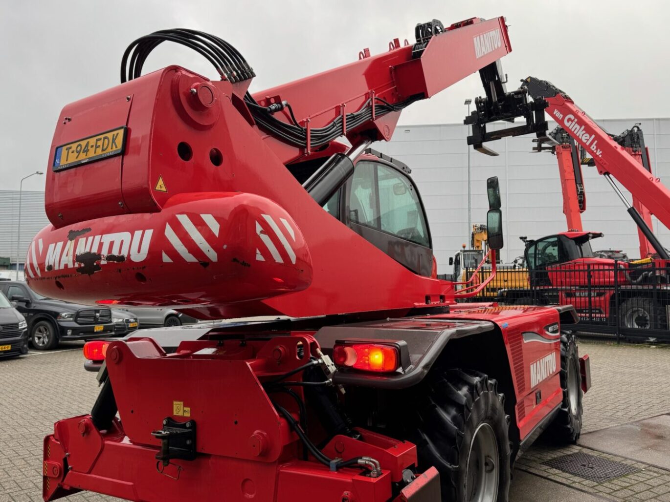 94248B76 D164 4C9C 855F 25E5E534D7A1